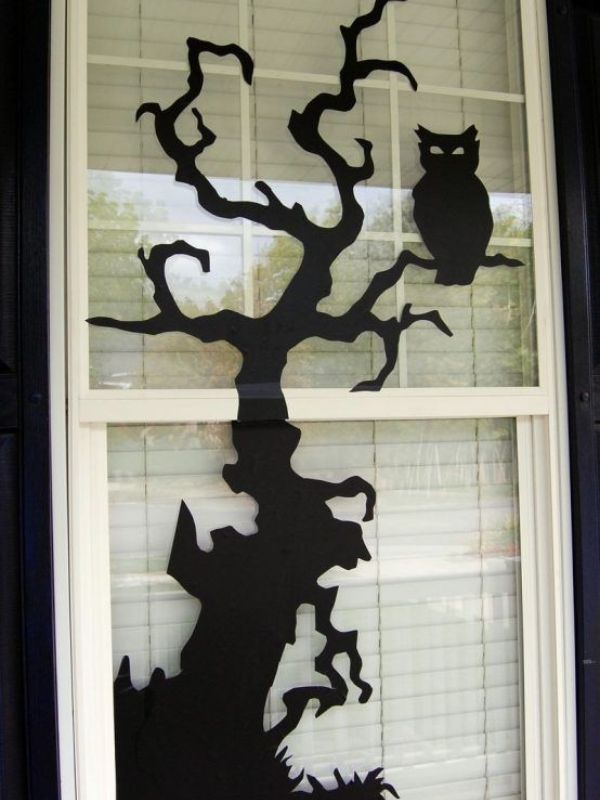 halloween-classroom-window-decor