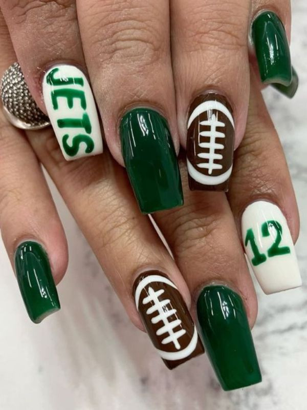 football-nail-art
