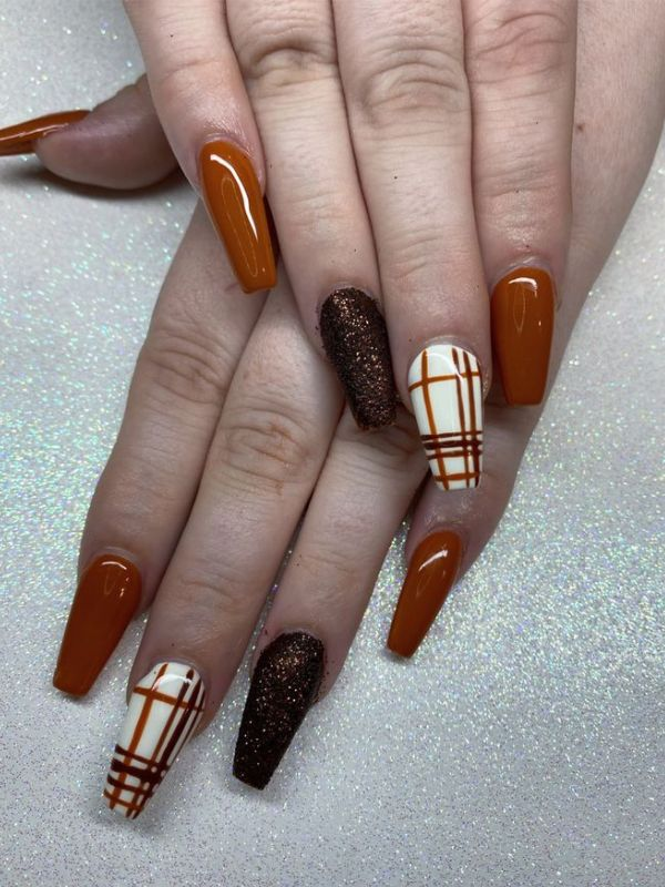 Long -plaid-nails 