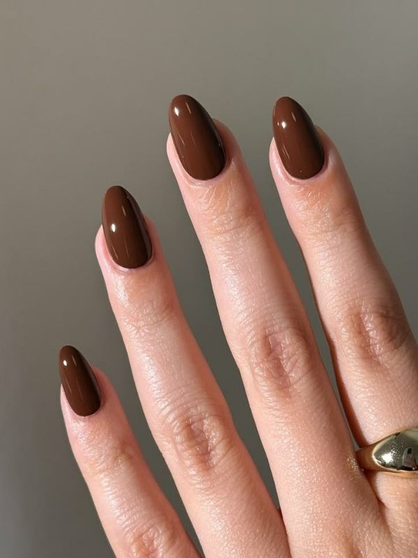 thanksgiving-nail-ideas-for-fair-skin