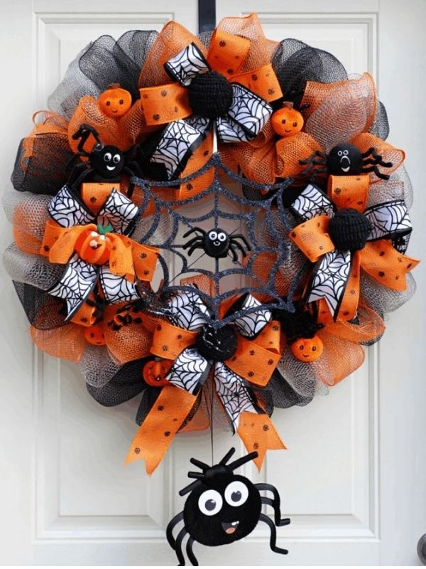 halloween-ribbon-wreath-idea