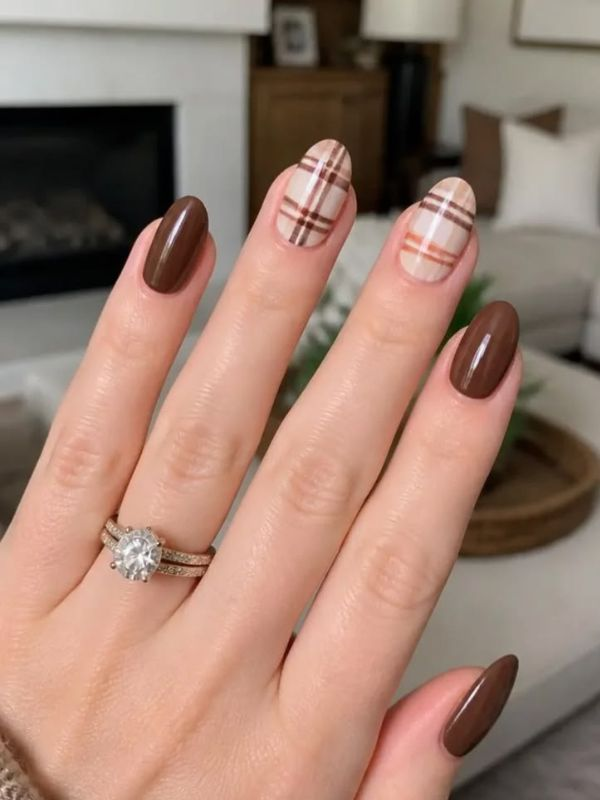 Plaid-thanksgiving-nails-idea