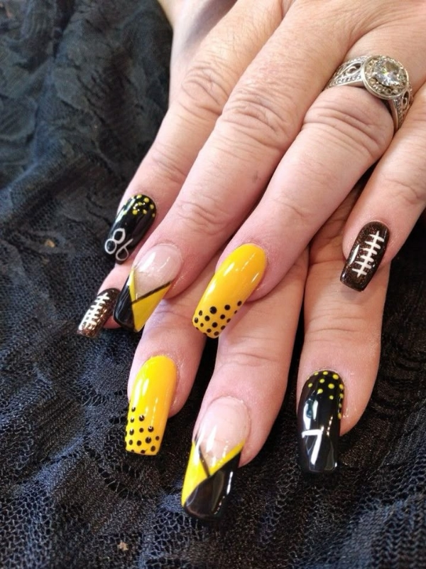 Elegant-football-nails