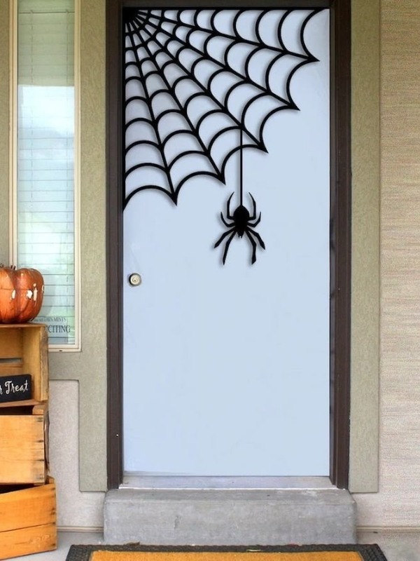 Halloween-front-door-decor-idea 