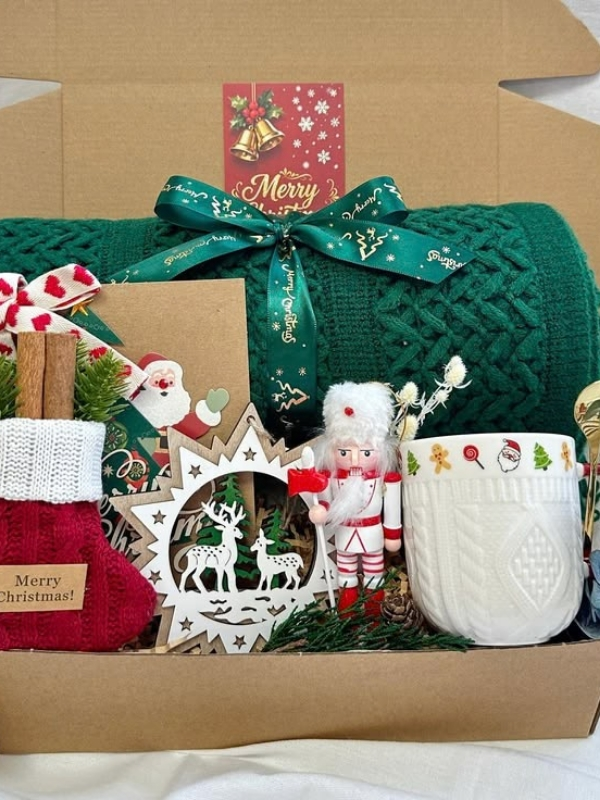 Cozy-Christmas-Gift-Set-ideas