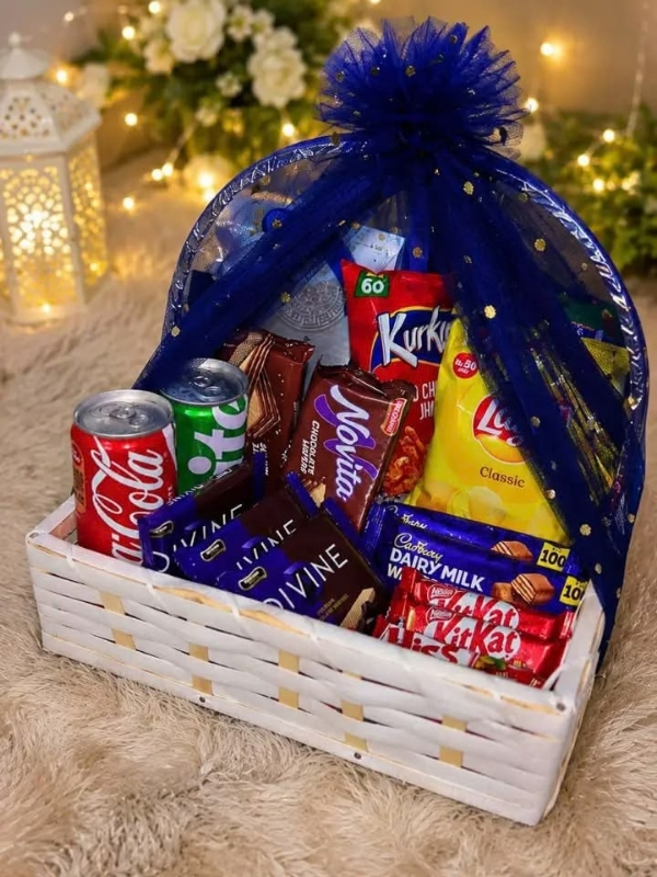 Snack-Christmas-Gift-Basket-ideas