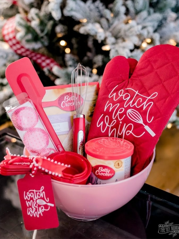 Christmas-gift-Baking-Basket-ideas