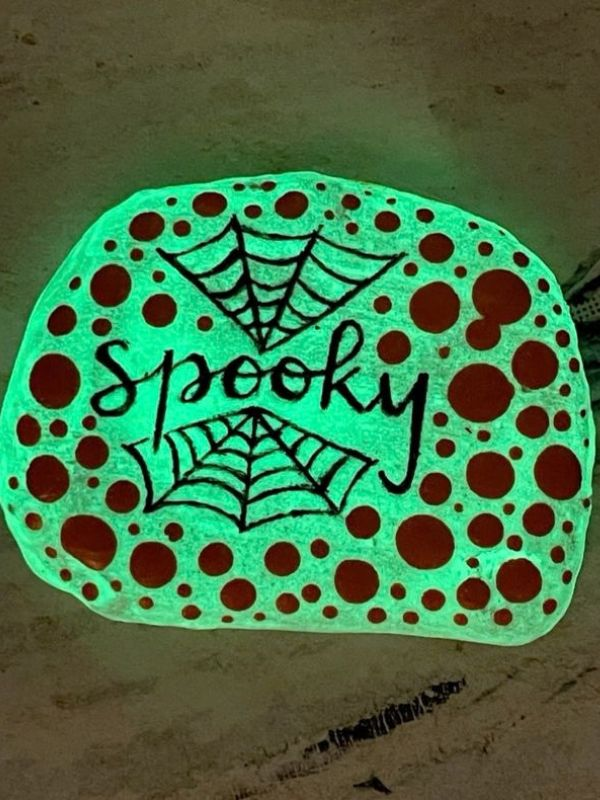 Glow-in-the-Dark-Halloween-Rocks