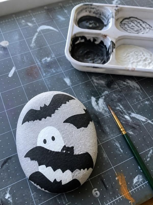 Bat-Halloween-Rocks