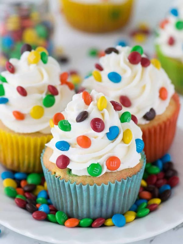 Colorful-Cupcakes-as-Party-Food-ideas-For-Kids
