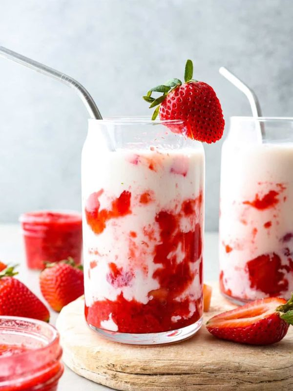 Strawberry-Milk-as-Party-Food-Ideas-for-Kids