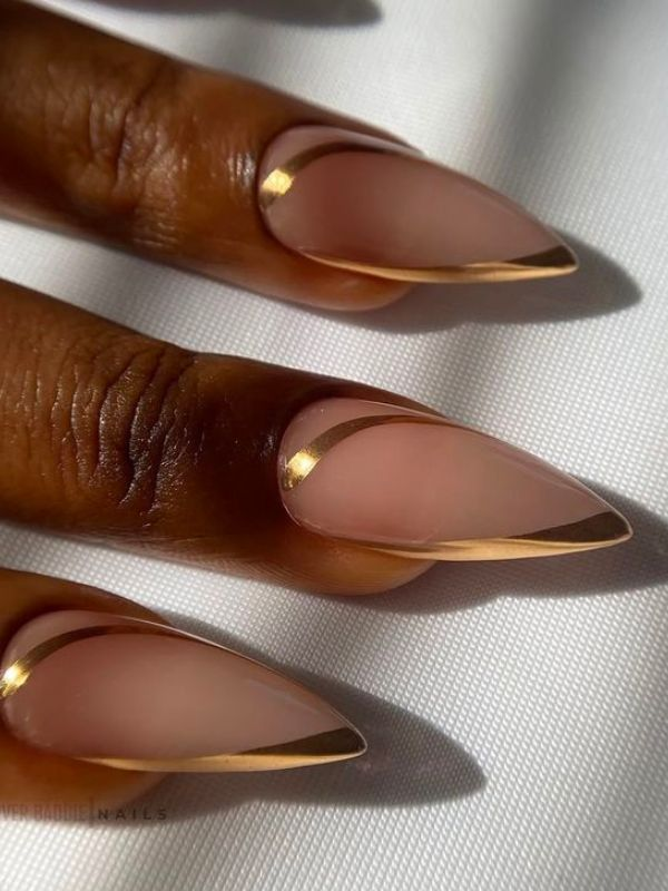 Nude-Nails-With-Gold-Accents-for-a-Classy-Look