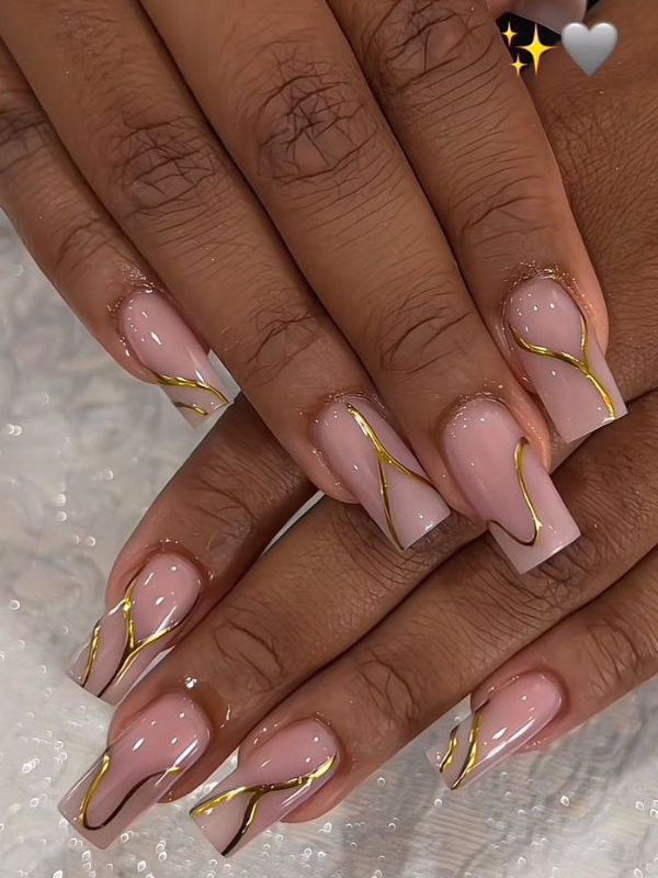 Short-Nude-Square-Nails-for-a-Classy-Look