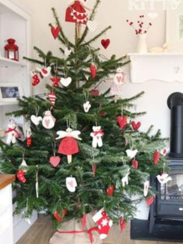 Scandinavian-Christmas-Tree-Ideas